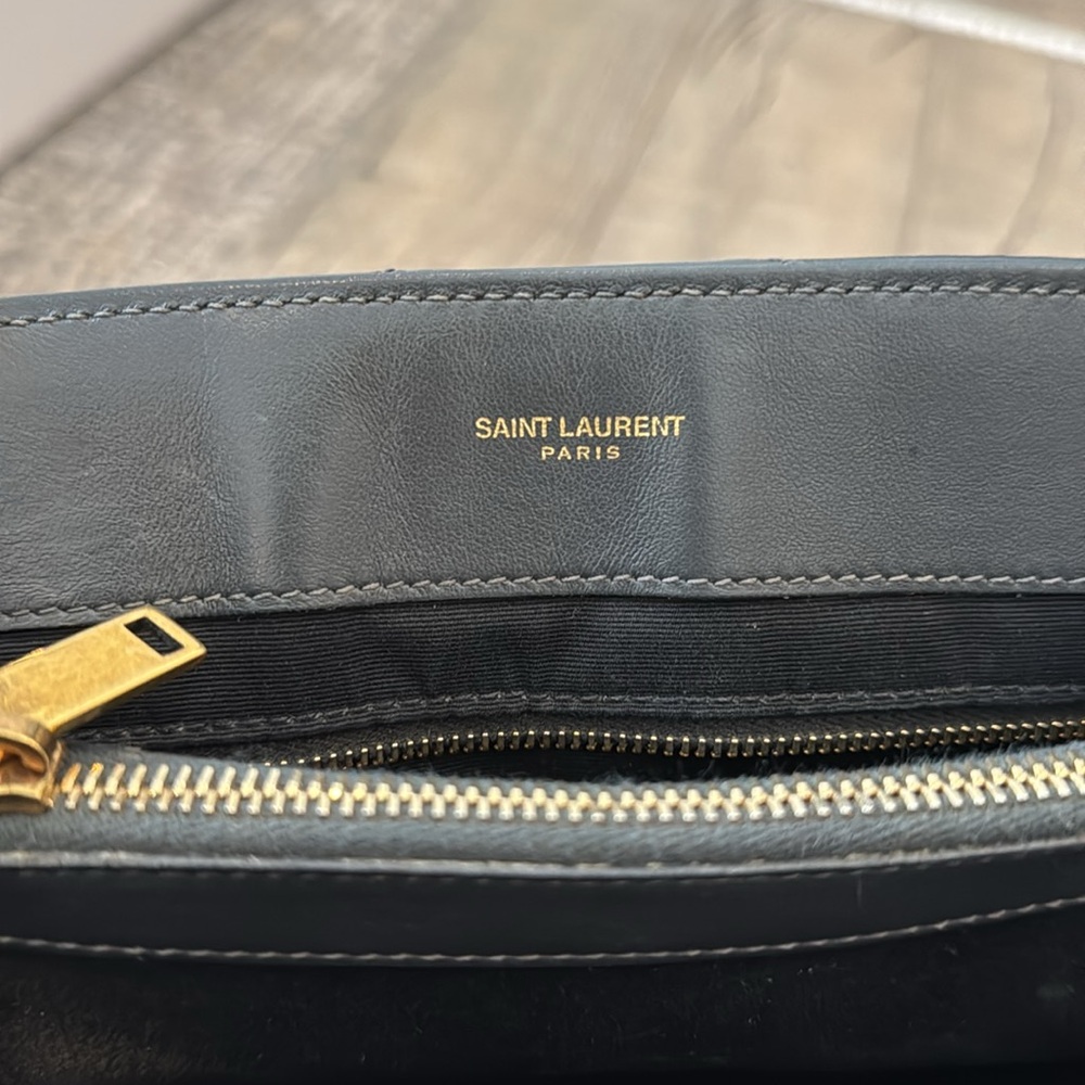 YSL LOULOU Matelasse Lambskin Medium - Picture 6 of 8